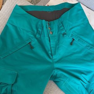 Patagonia snow pants in teal, M